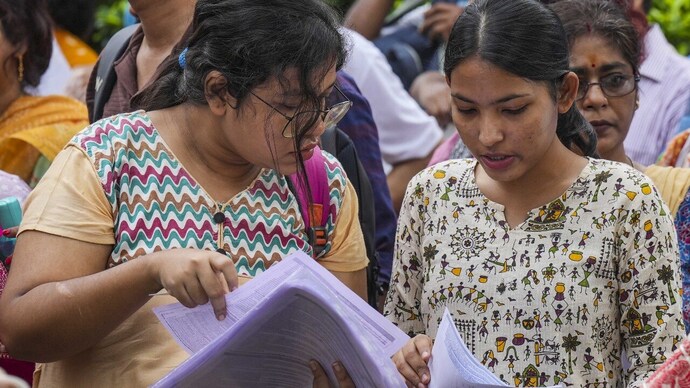 Get ready for JEE Main 2026 Session 2 with these essential last-minute checks.