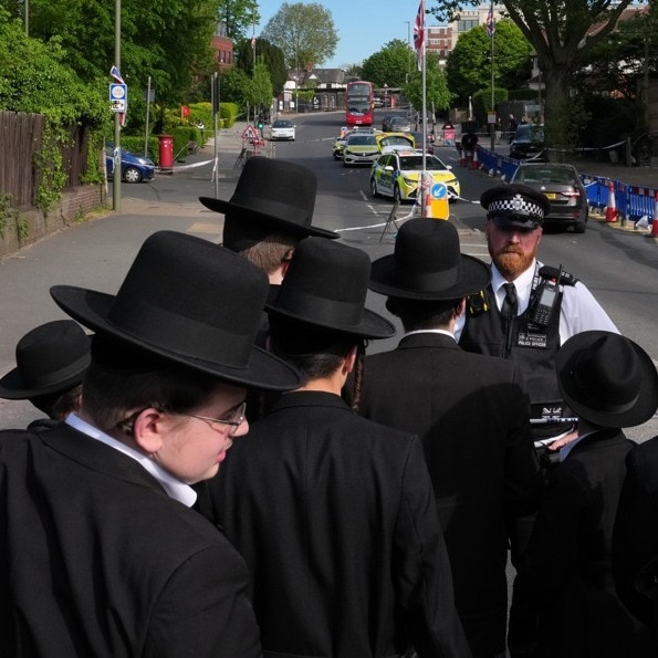 Two Jewish men stabbed in London, police call it terror attack