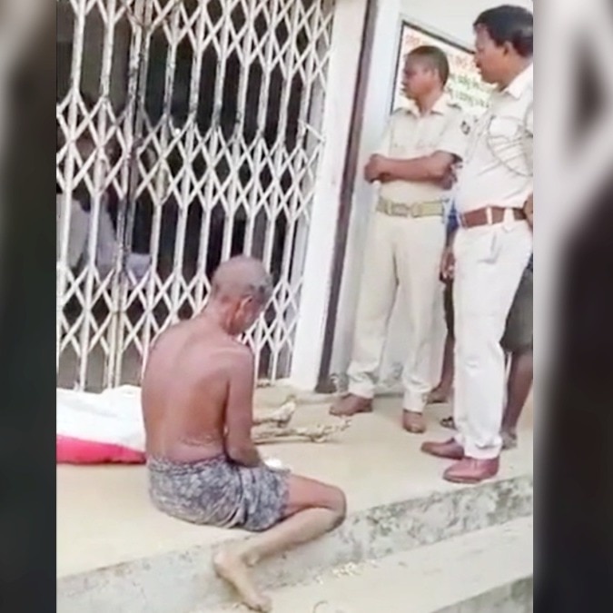 Odisha bank at fault for not helping man who carried sister's skeleton: Probe