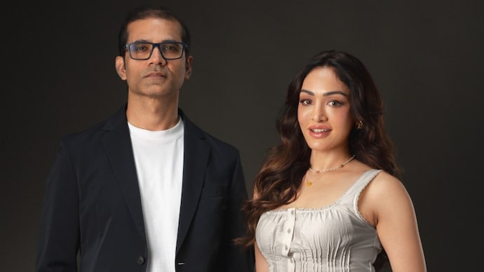 Khushalii Kumar (R) to make her OTT debut with TVF show Khushalii Kumar makes OTT debut with TVF's Sapne Vs Everyone Season 2