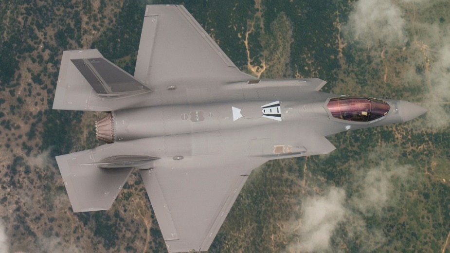 US F-35 fighter jet crashes near Las Vegas, pilot safe with minor injuries