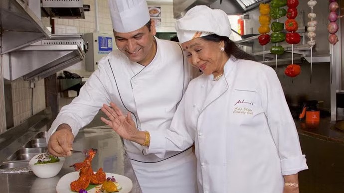 Legendary singer Asha Bhosle made Bollywood happy with her mother's dal and biryani.