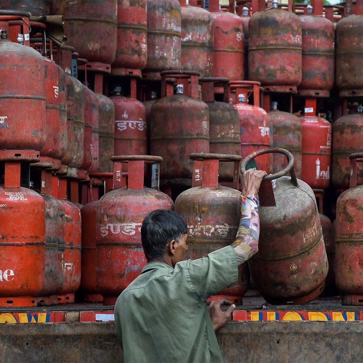 LPG Cylinder new rules May 1: Booking changes, OTP delivery and price updates