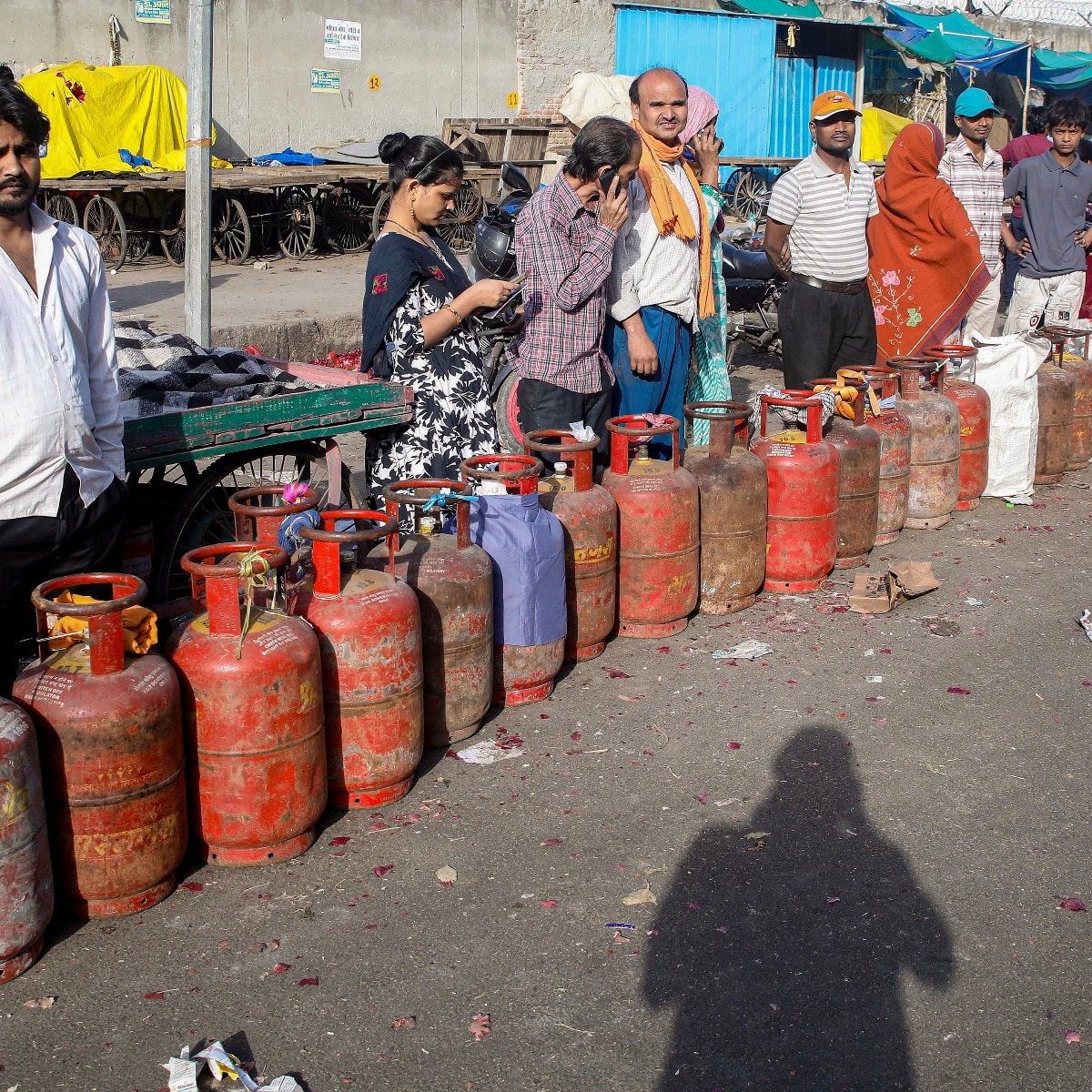 LPG black market in Delhi sees inflated prices amid Gulf crisis and supply concerns