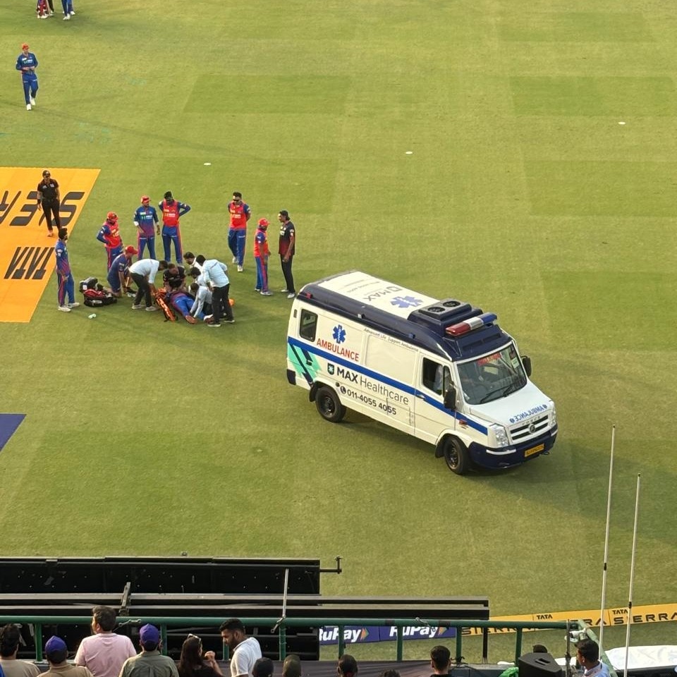 IPL, DC vs PBKS: Lungi Ngidi carried off in ambulance after nasty head injury
