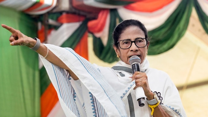 Trinamool Congress dismisses claims of I-Pac stopping work in Bengal ahead of polls (Photo: PTI) दिल्ली से लेकर बंगाल तक महिला आरक्षण मुद्दे पर घमासान (Photo: PTI)