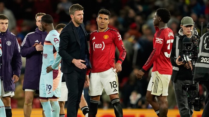 United need just a win from the remaining four games to secure UCL spot (Courtesy: AP) Michael Carrick, Casemiro