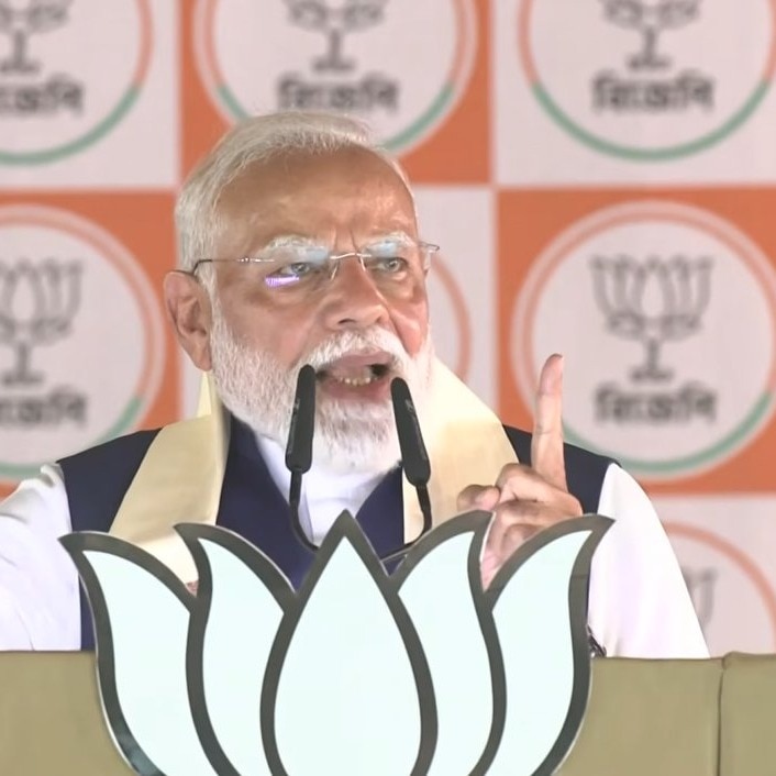 TMC made maa cry, gave mati to infiltrators, forced manush to flee: PM in Bengal