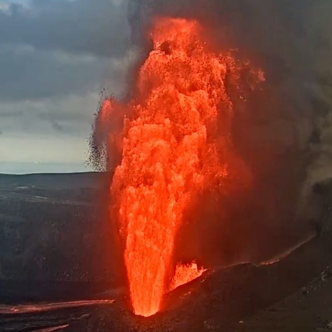 Watch: Kilauea volcano's lava fountain reaches higher than Eiffel Tower
