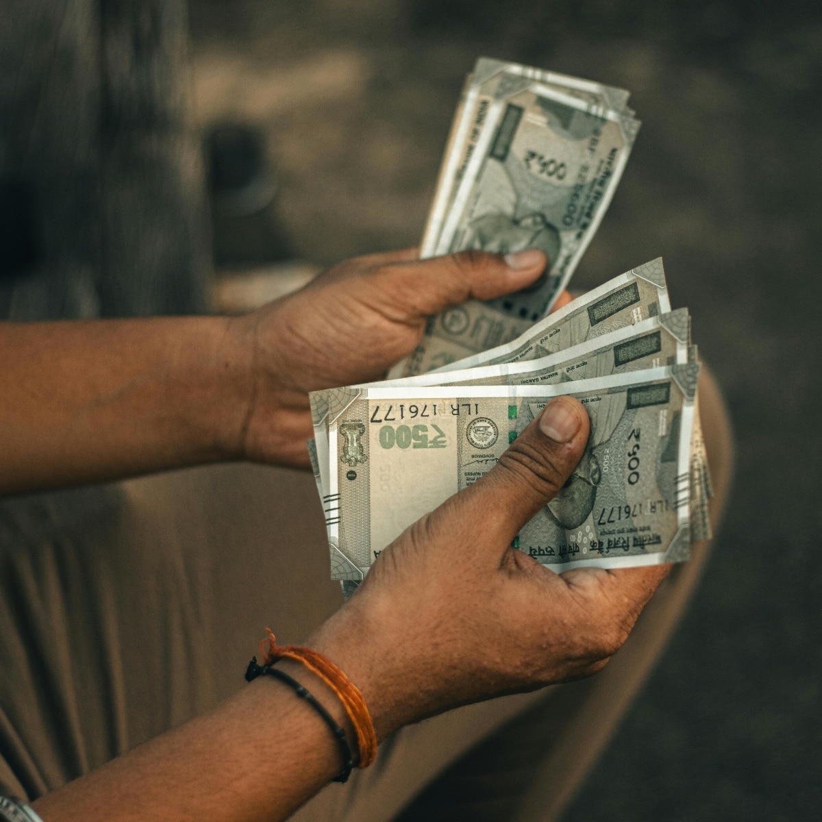 Rs 1 lakh income, no savings? CA highlights silent salary trap