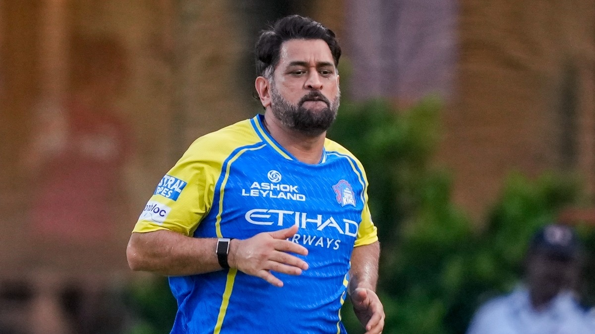 Chennai keep waiting on MS Dhoni as Gujarat mount comeback bid