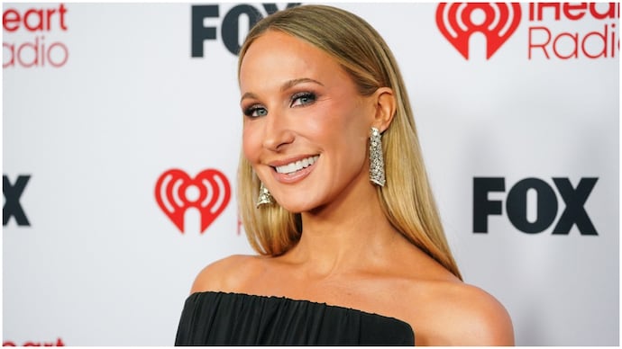 Nikki Glaser opens up about her relationship with boyfriend Chris Convy. (Photo: AP) nikki glaser