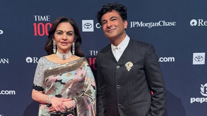 Nita Ambani and Chef Vikas Khanna at TIME100 Gala. (Photo: Instagram/VikasKhannaGroup) Nita Ambani and Chef Vikas Khanna