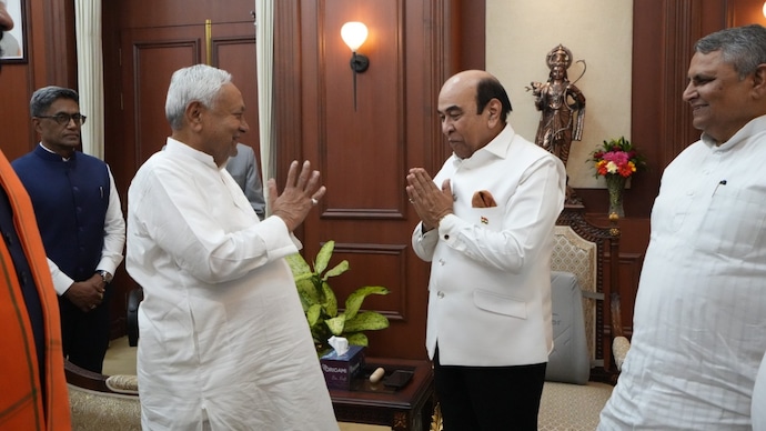 Nitish Kumar submitted his resignation letter to Bihar Governor Lt Gen (Retd) Syed Ata Hasnain at Lok Bhavan in Patna on Tuesday.