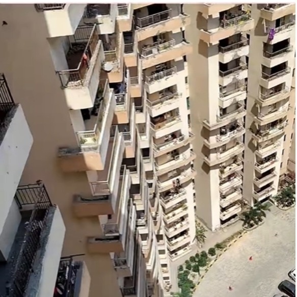 Noida resident flags ‘luxury chawl’ reality of high-rise societies over lift woes