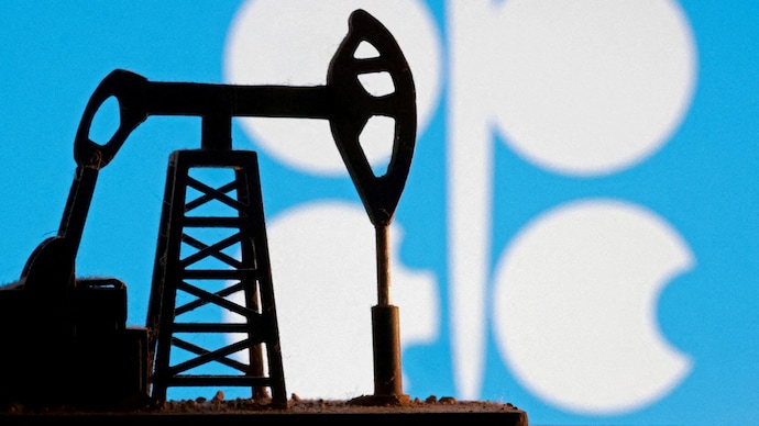 In recent weeks, Gulf producers have struggled to maintain oil exports. (File Photo: Reuters) In recent weeks, Gulf producers have struggled to maintain oil exports. (File Photo)