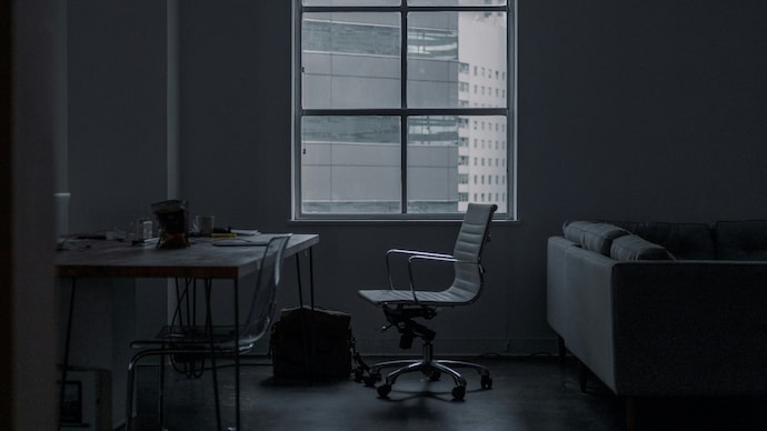 Oracle layoffs have triggered widespread panic, but the real story goes beyond one company. Oracle layoffs and invisible job cuts: Are you missing these warning signs?