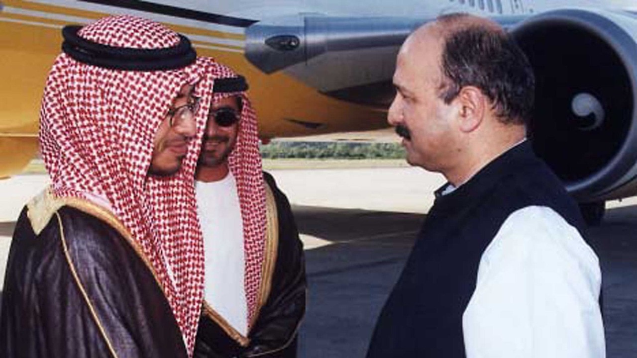 Bechara: Pak senator mocks UAE on camera after being asked to repay $3 billion loan