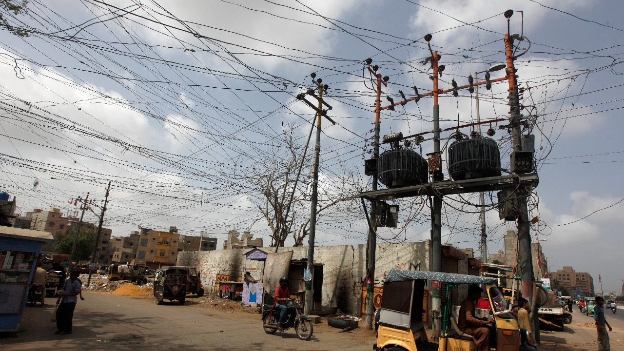 Pakistan energy crisis deepens, public anger grows over prolonged power cuts