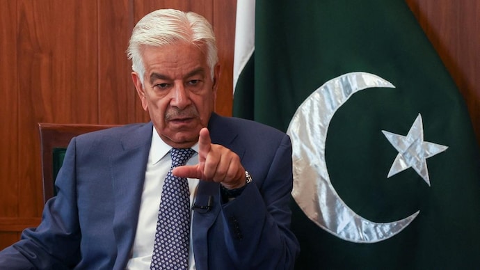 Pakistan’s Khawaja Asif names Kolkata in threat, repeats false flag claims without evidence. Pakistan’s Khawaja Asif names Kolkata in threat, repeats false flag claims without evidence.
