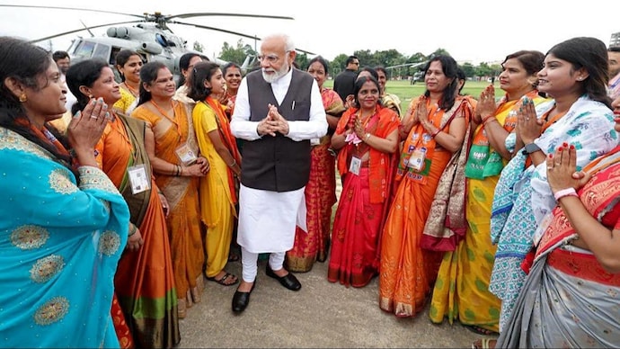 Women reservation bill: Modi dares opposition on law and delimitation bill - India Today
