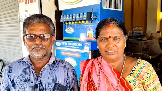 Popatbhai Jamod was offered seats by the BJP and AAP, while his wife Hansaben got Congress ticket. (India Today) Popatbhai Jamod was offered seats by the BJP and AAP, while his wife Hansaben got Congress ticket. (India Today)