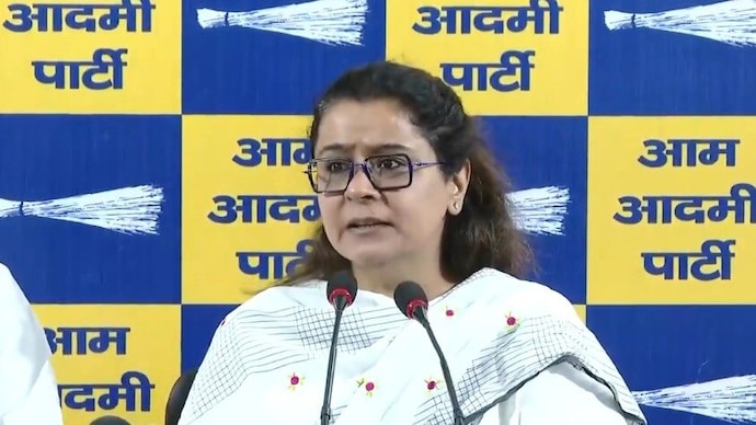 Screengrab/X) AAP लीडर प्रियंका कक्कर ने केंद्र सरकार को घेरा
