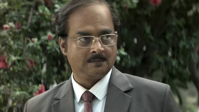 R Madhavan played the character of Ajay Sanyal in Aditya Dhar's film Dhurandhar: The Revenge. Viral Video: R Madhavan went secretly to watch Dhurandhar 2 in a packed cinema hall