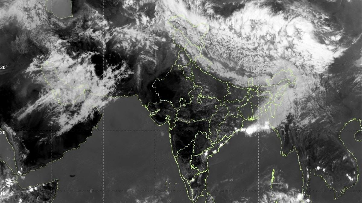 1,000-km-long cloud cover seen moving out after drenching North India
