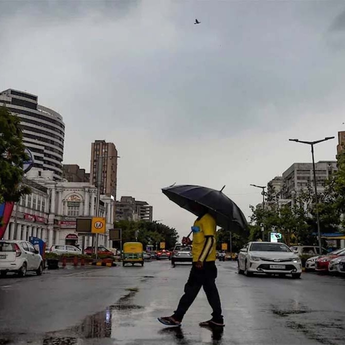 Delhi-NCR wakes to heavy rain, thunderstorms, bringing respite from scorching heat