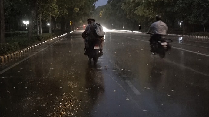 Rain lashed several parts of national capital on Wednesday. Rain lashed several parts of national capital on Wednesday.