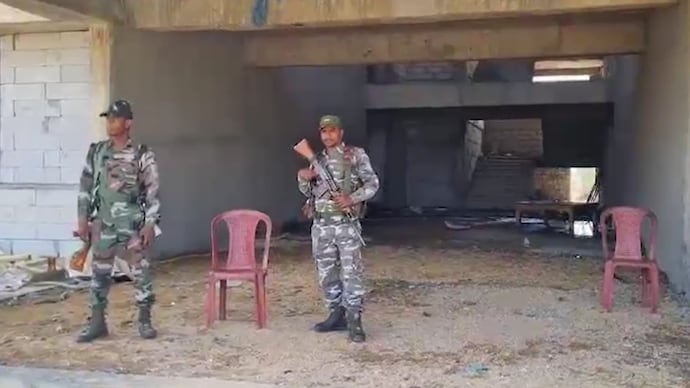 Police said the gang had allegedly struck deals worth around Rs 15 lakh with candidates.