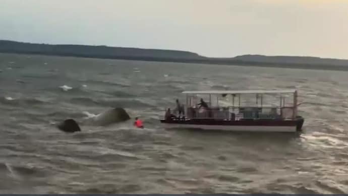 Cruise boat with 30 passengers drowned in Jabalpur dam