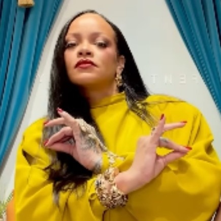 Viral video: Rihanna learns Bharatanatyam mudras during Mumbai visit