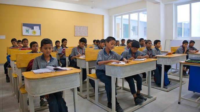 A kindergarten annual fee of Rs 2.72 lakh has gone viral online, sparking debate over the rising cost of schooling in India. Rs 2.72 lakh kindergarten fee goes viral, parents react to rising school costs