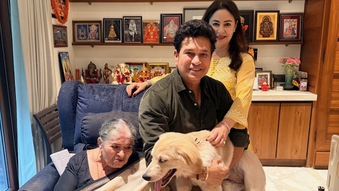 Sachin Tendulkar celebrates his 53rd birthday with family and fans (Photo X/@sachin_rt) Sachin Tendulkar