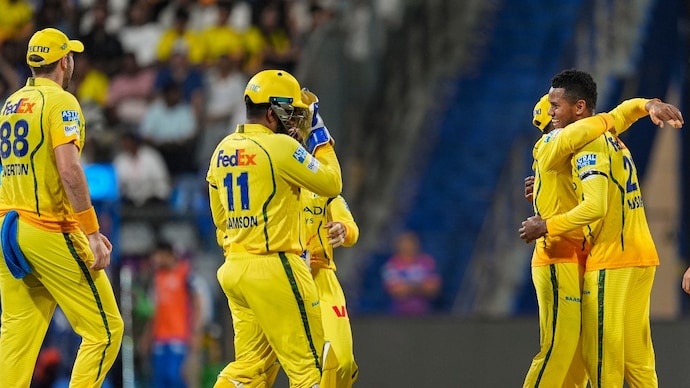 Sanju Samson, Akeal Hosein set up CSK's sensational win over MI (PTI Photo) Sanju Samson, Akeal Hosein