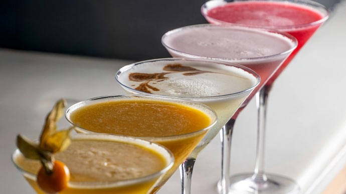 Seven proper sugar-free cocktail recipes using real spirits, fresh citrus, and no added sugar. These refreshing drinks are perfect for summer and easy to make at home. Seven proper sugar-free cocktail recipes using real spirits, fresh citrus, and no added sugar. These refreshing drinks are perfect for summer and easy to make at home.
