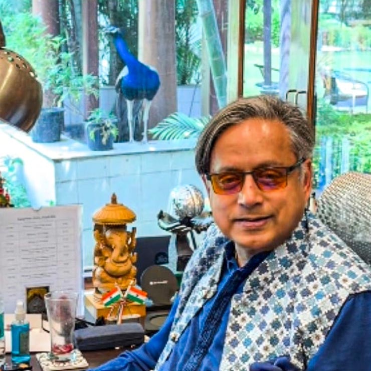 Shashi Tharoor found himself ‘twinning with a handsome fellow’. Here’s the video