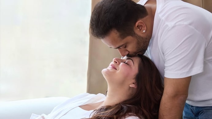 Shivalika Oberoi and Abhishek Pathak welcome baby girl. (Photo courtesy: Instagram/Shivalika Oberoi) Shivalika Oberoi, Abhishek Pathak