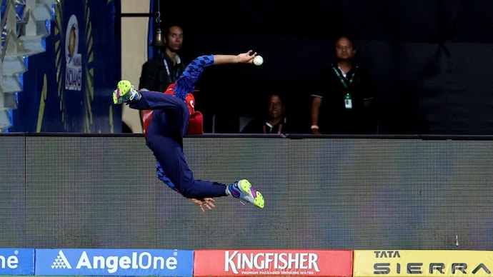MI vs PBKS: Shreyas Iyer's gravity-defying effort stuns Mumbai crowd. (Reuters Photo) Shreyas Iyer