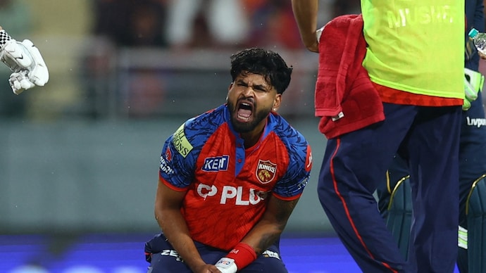 Shreyas Iyer got struck on his right hand during the IPL 2026 season-opener against Gujarat Titans in Mullanpur. (Image: Reuters) Shreyas Iyer