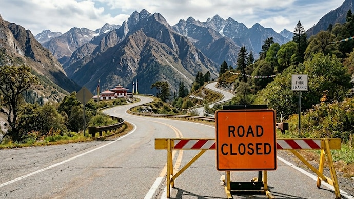 The breach occurred near the Tarum Chu bridge on the Lachen-Chungthang Road, officials said. (AI-generated representative image) Sikkim tourists stranded