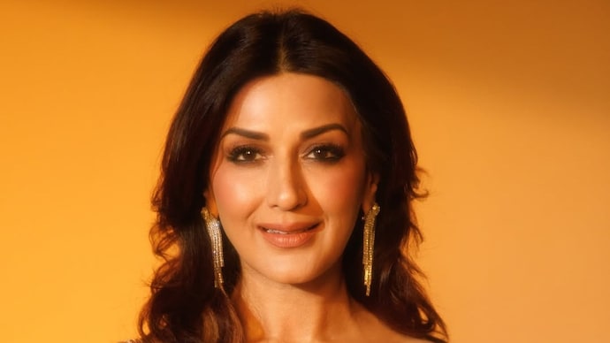 Sonali Bendre opens up about her battle with stage 4 cancer. (Photo courtesy: Instagram/Sonali Bendre) Sonali Bendre