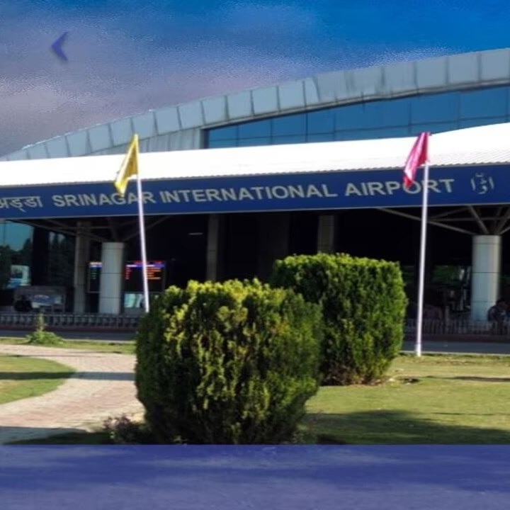 2 Americans detained at Srinagar airport after satellite phone found in luggage