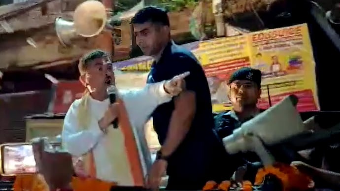 Suvendu Adhikari loses cool as TMC workers disrupt BJP rally, calls them ‘chor’ Suvendu Adhikari loses cool as TMC workers disrupt BJP rally, calls them ‘chor’