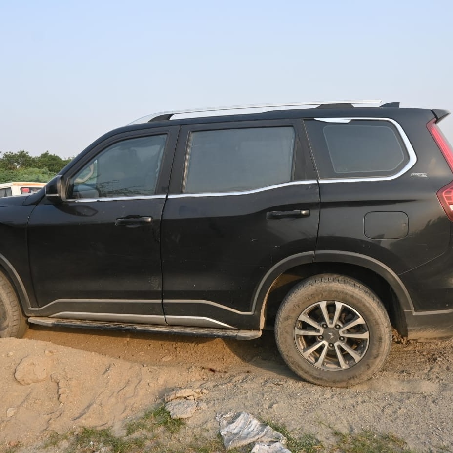 Man found dead with gun in hand inside car in Greater Noida, suicide suspected