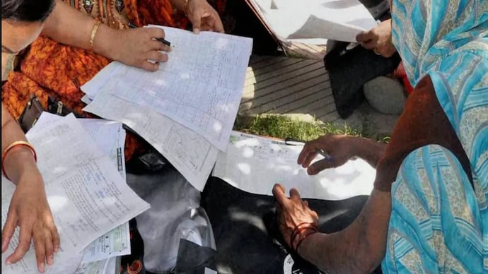 The deceased teacher's family members alleged that he had earlier informed colleagues about pressure from authorities to continue census duties despite his illness. (Representative photo) The deceased teacher's family members alleged that he had earlier informed colleagues about pressure from authorities to continue census duties despite his illness. (Representative photo)