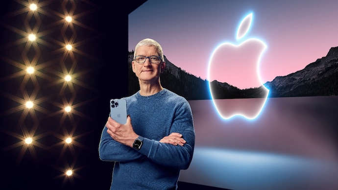Tim Cook wrote a letter to the Apple Community as he announced that he was stepping down as Apple CEO. (Photo: Reuters) tim cook apple ceo