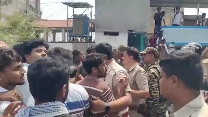 Clashes, violence, and disruptions marked Phase 1 polling in West Bengal. TMC BJP clash Siliguri